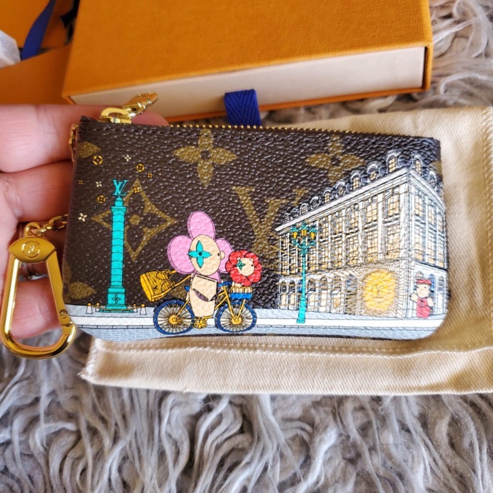 Louis Vuitton Holiday Key Holder Bag wallet limited edition.